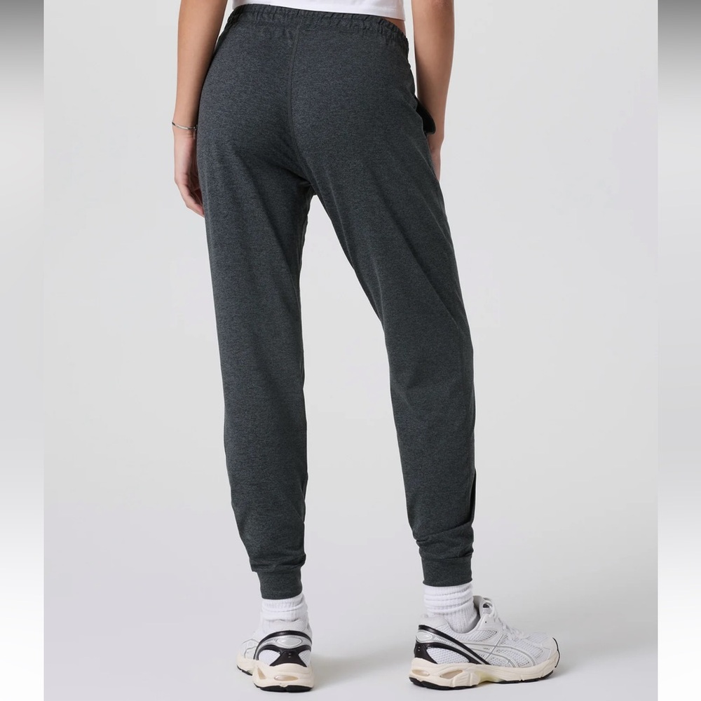 Vuori Performance Jogger Charcoal Heather - image 7